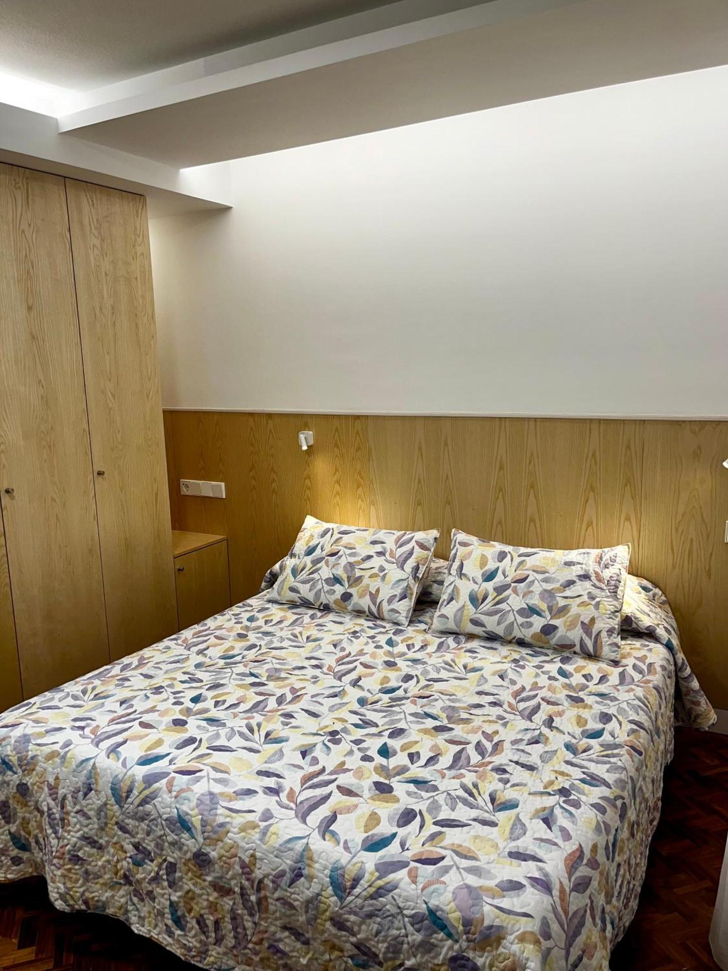Hostal Charo II Сантьяго-де-Компостела Экстерьер фото